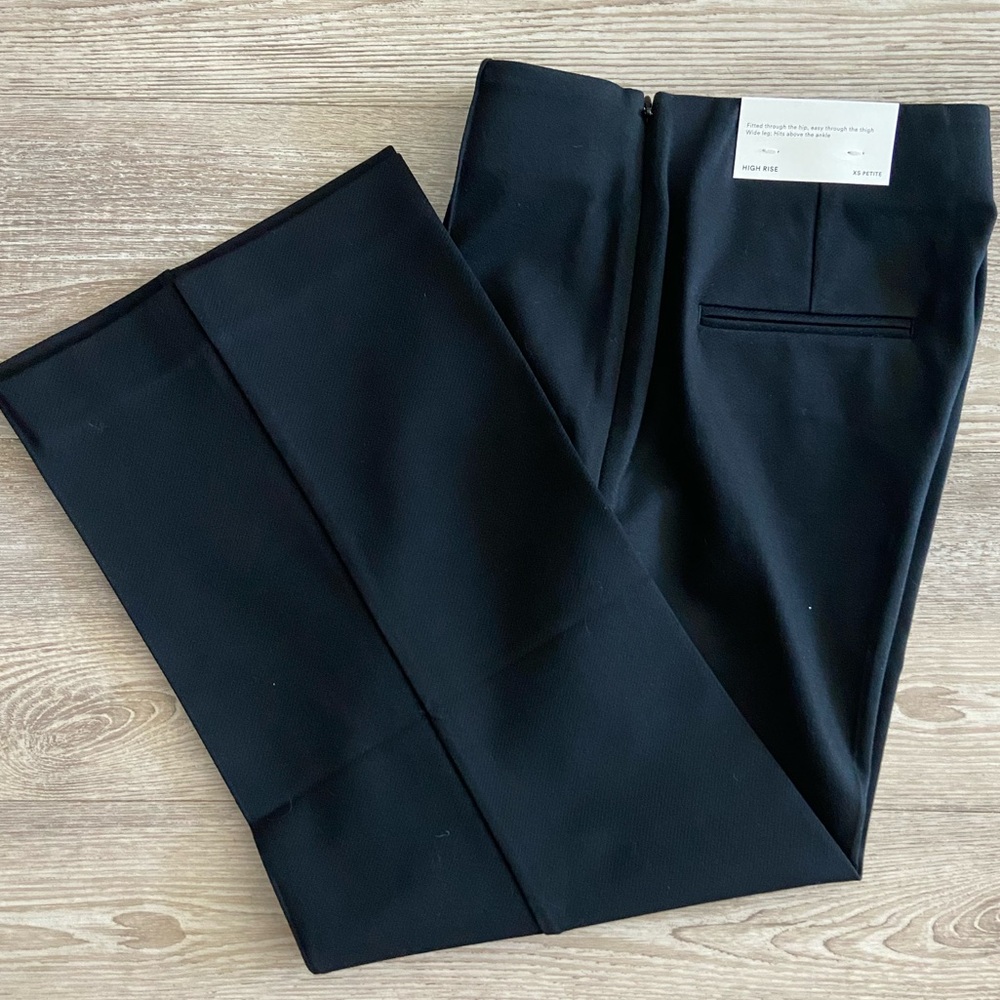 NWT - Ann Taylor Petite High Rise Cropped Pants